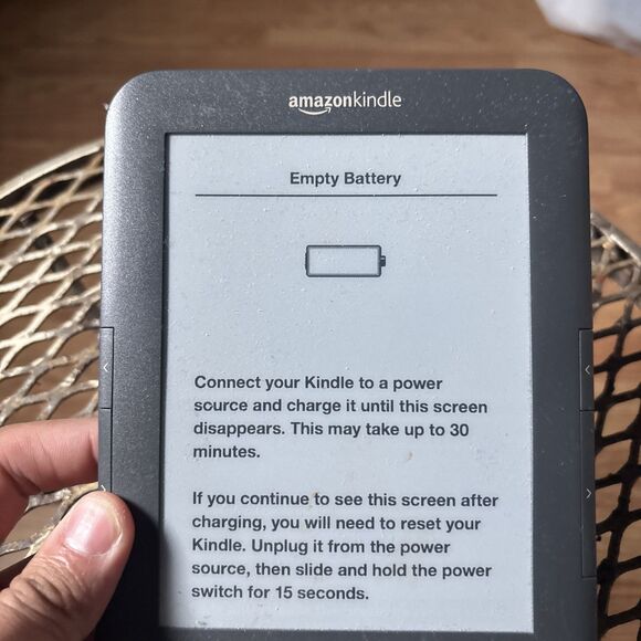 Amazon Keyboard Kindle 3rd Gen Wi-Fi 6" D00901 Not Charging - Picture 2 of 4